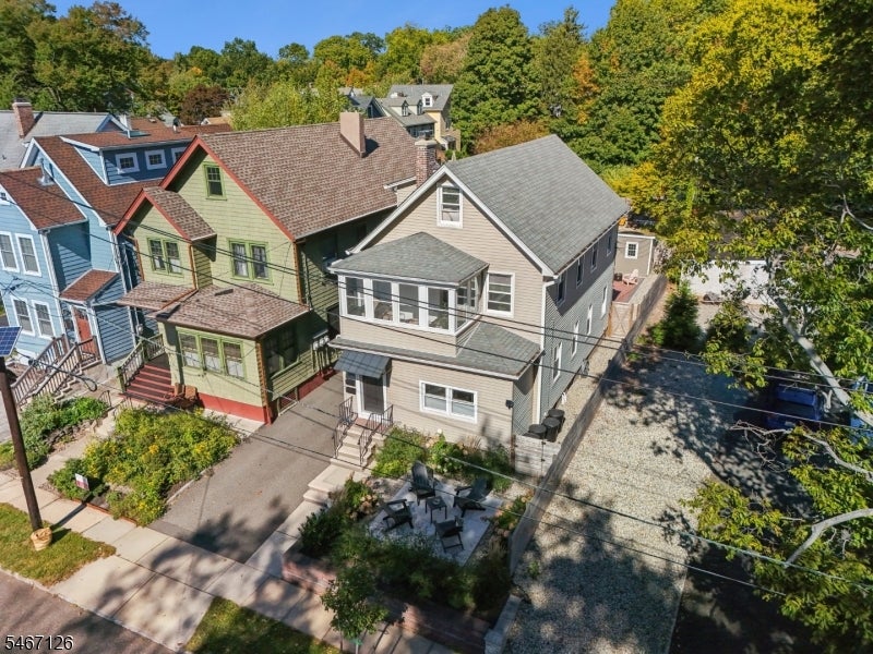 54 Label St