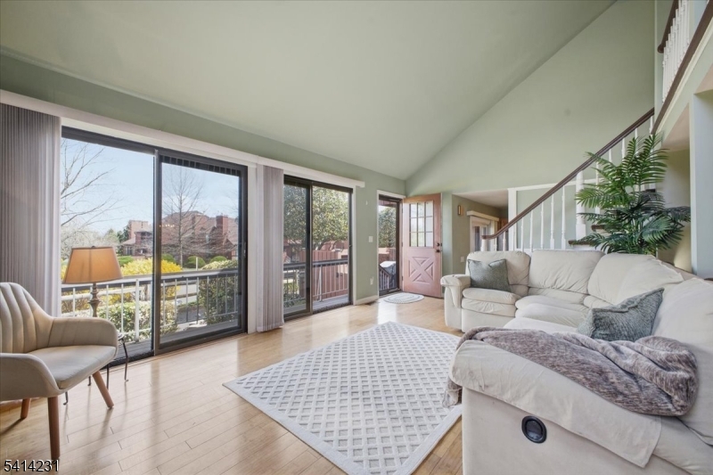 26 Bloomingdale Dr 1C