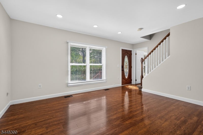 64 Valley Rd