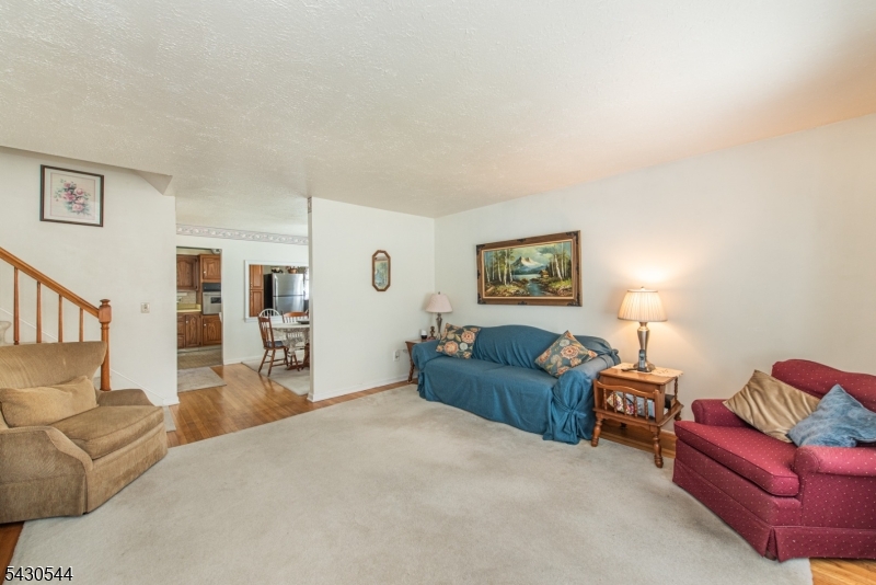 341 Lake Shore Dr