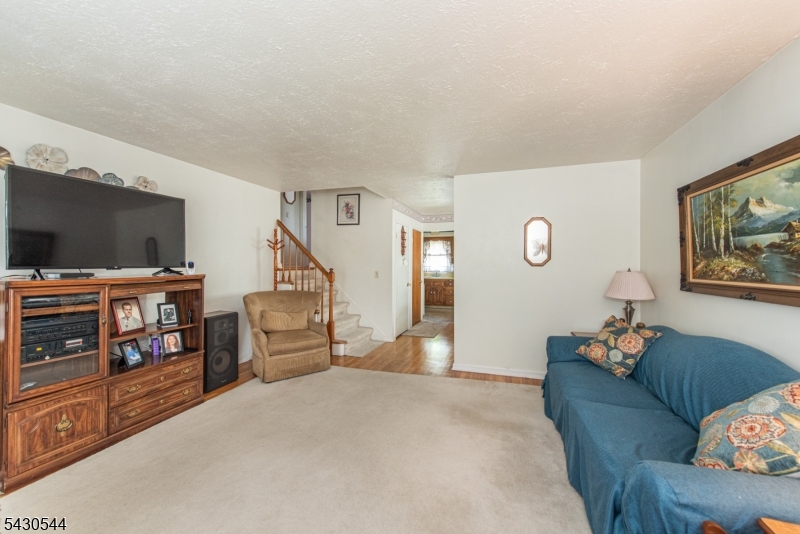 341 Lake Shore Dr