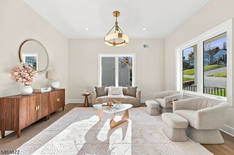 15 Highland Dr