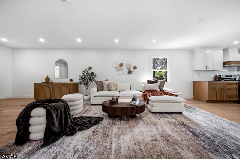 16 Norman Ave