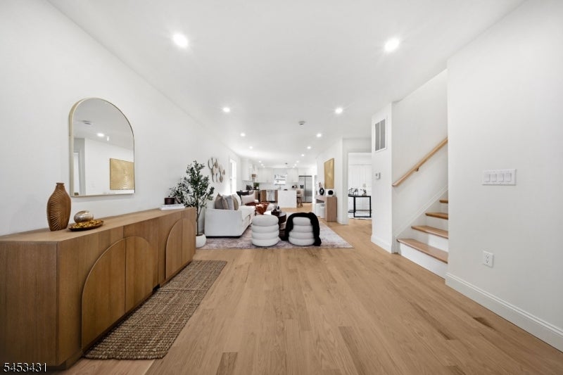 16 Norman Ave