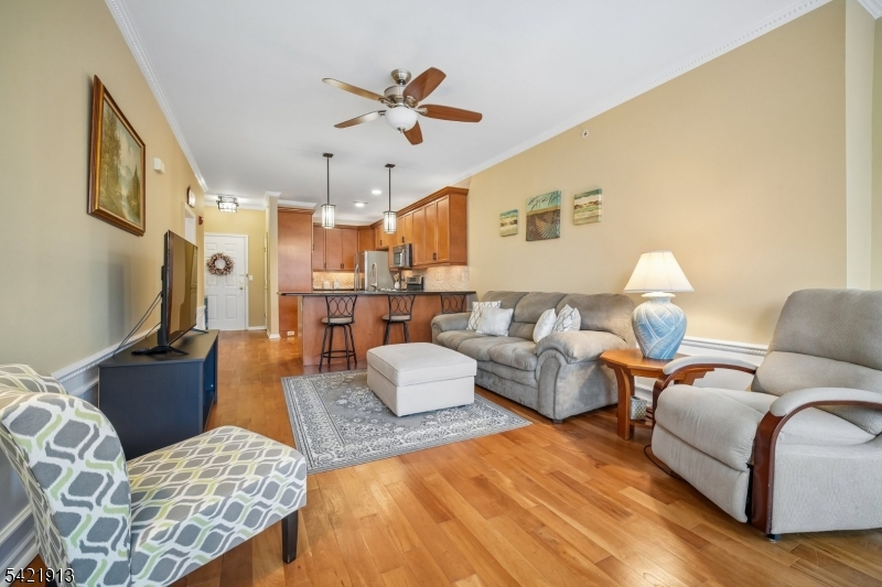 1403 Pointe Gate Dr 1403