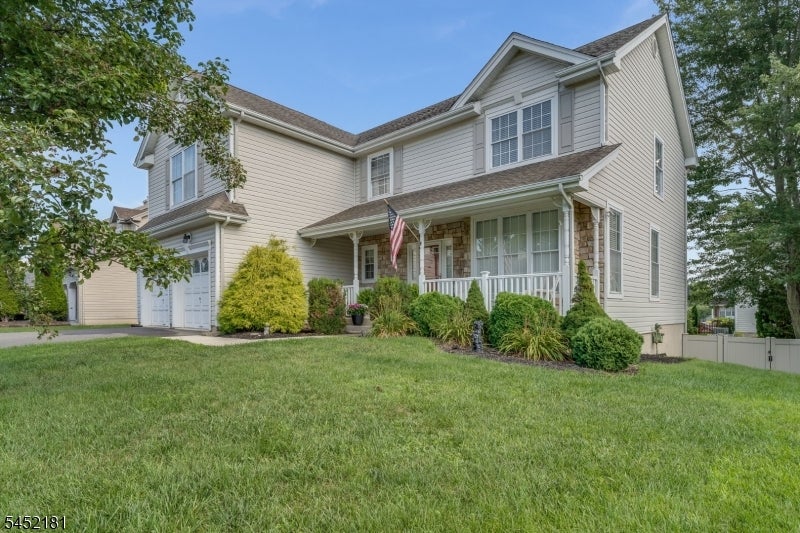 13 Grant Way