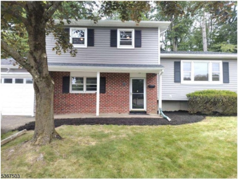 43 Barry Dr