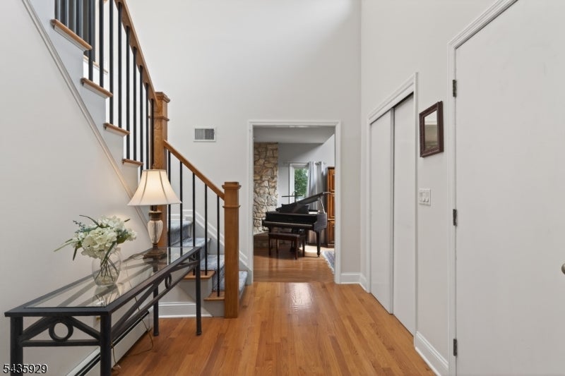 32 1St St