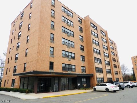 2352 Linwood Ave Fort Lee Boro NJ 07024