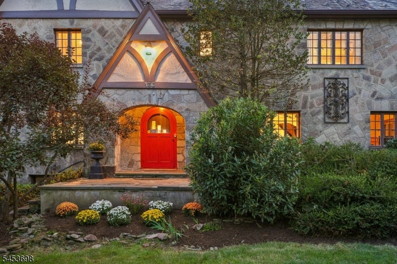 136 Summit Ave