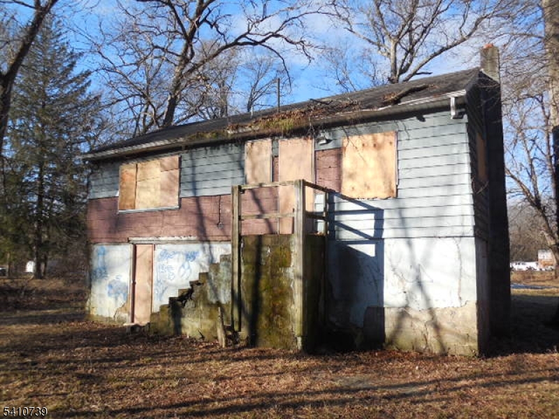31 Brookside Rd