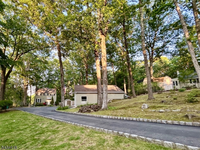 17 Highland Rd