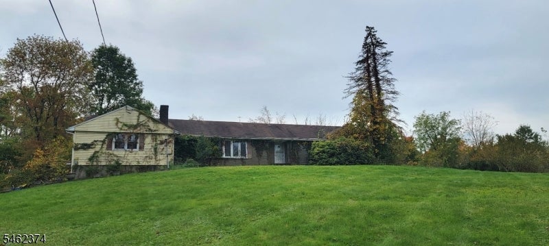 138 Mountain Ave