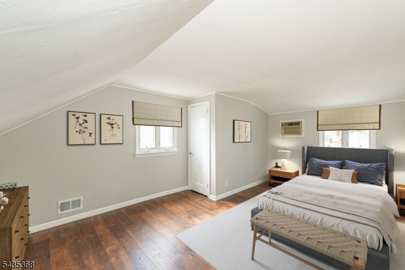 3 Vivian Ct