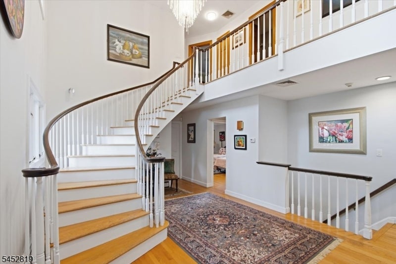 203 Harwood Pl