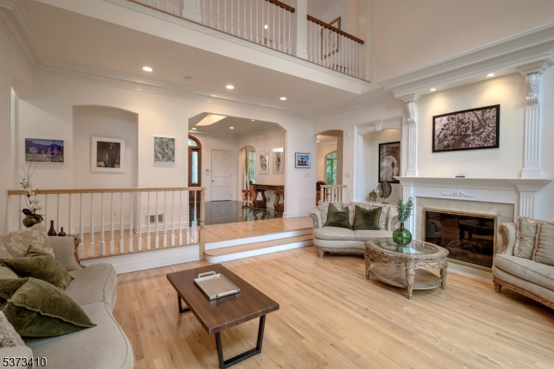 16 Charlotte Hill Dr