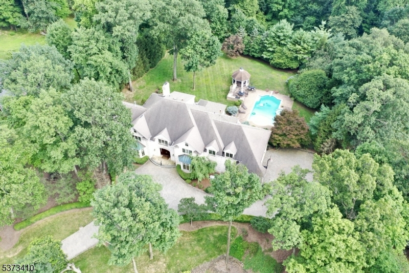 16 Charlotte Hill Dr