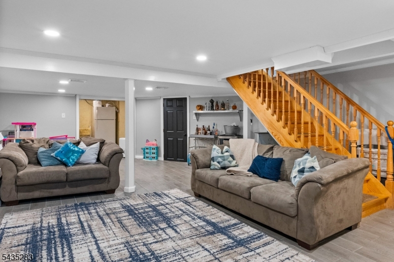 12 Calvin Ave
