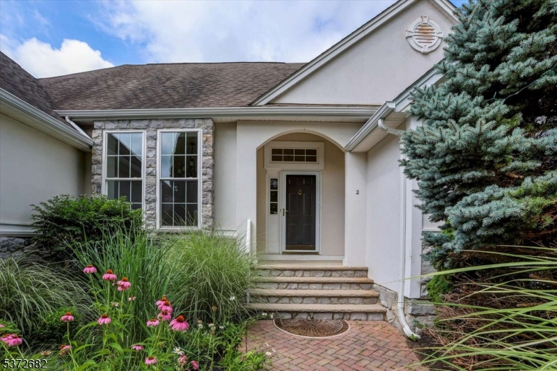 2 Post Oak Ct