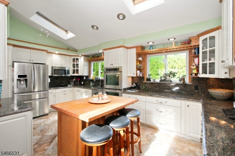 170 College View Dr