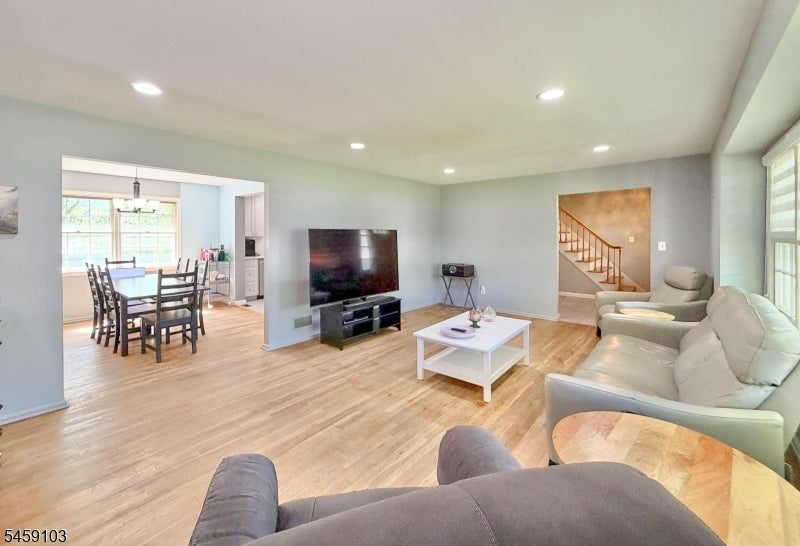 93 Summit Ct