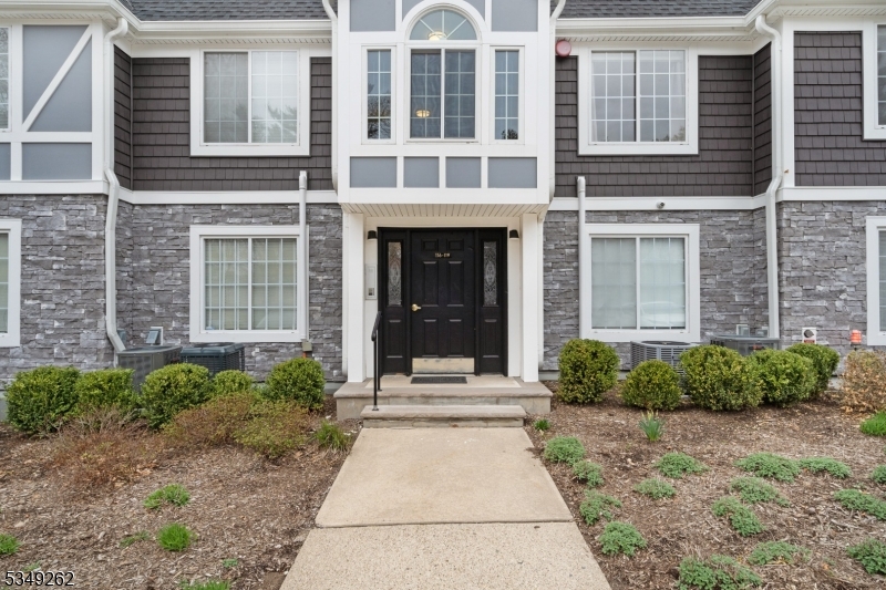 119 Village Dr