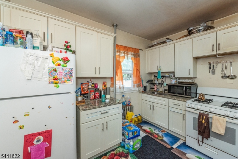 83 Winans Ave