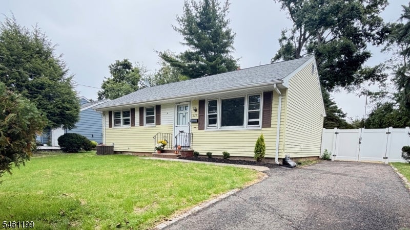 627 Warfield Rd