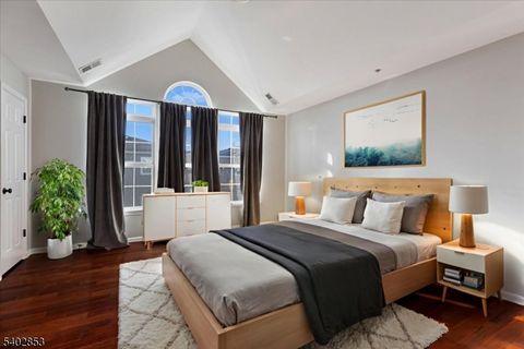 18 Marina Dr Bayonne City NJ 07002