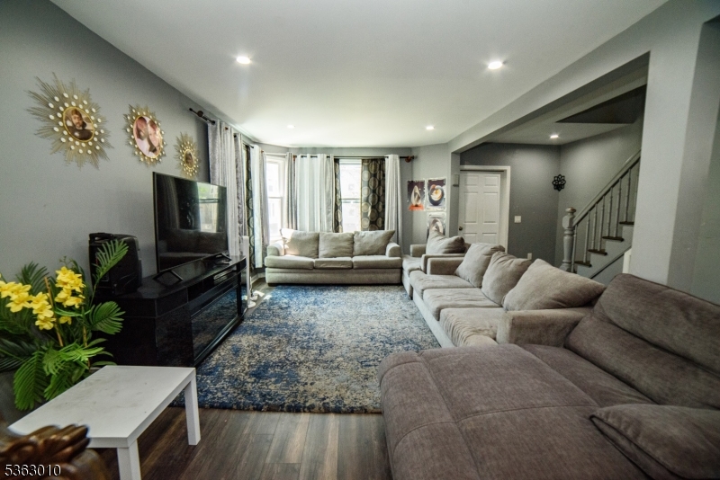 544 Prospect St