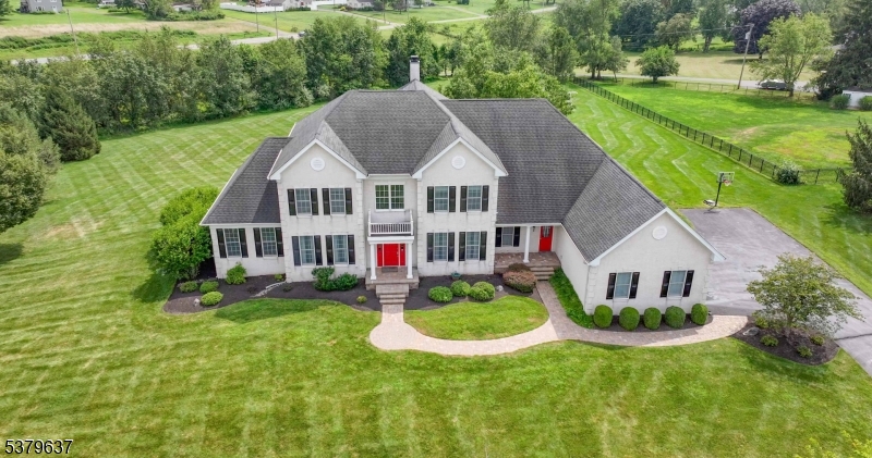 10 Claridge Ln