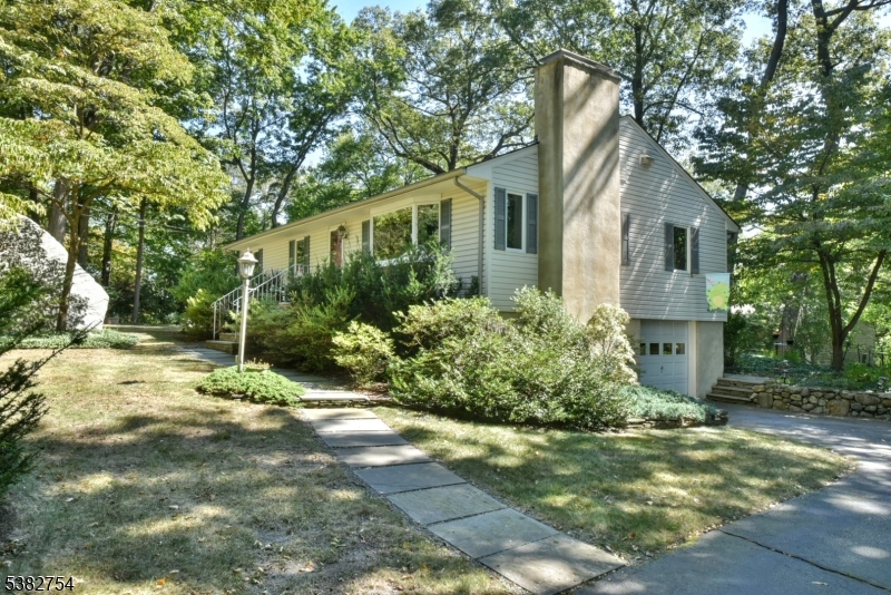 4 Dogwood Trail