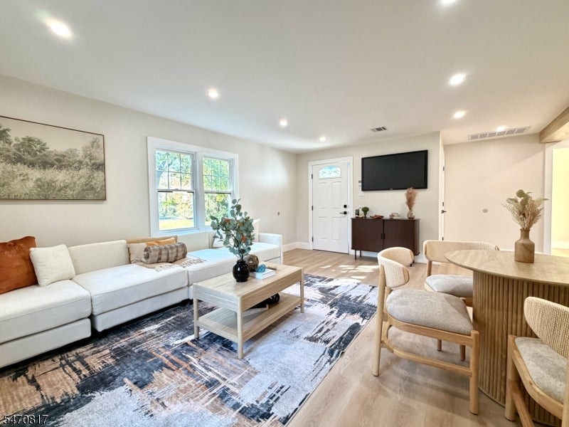 331 Amwell Rd