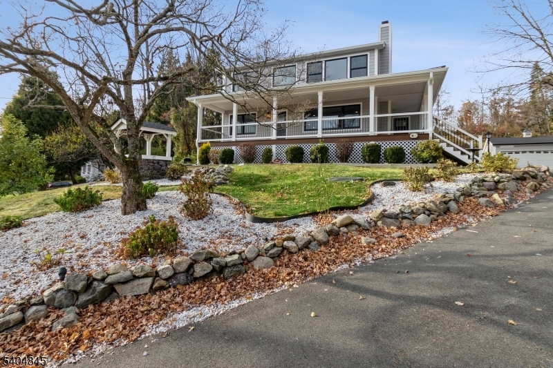 17 Rockaway Valley Rd