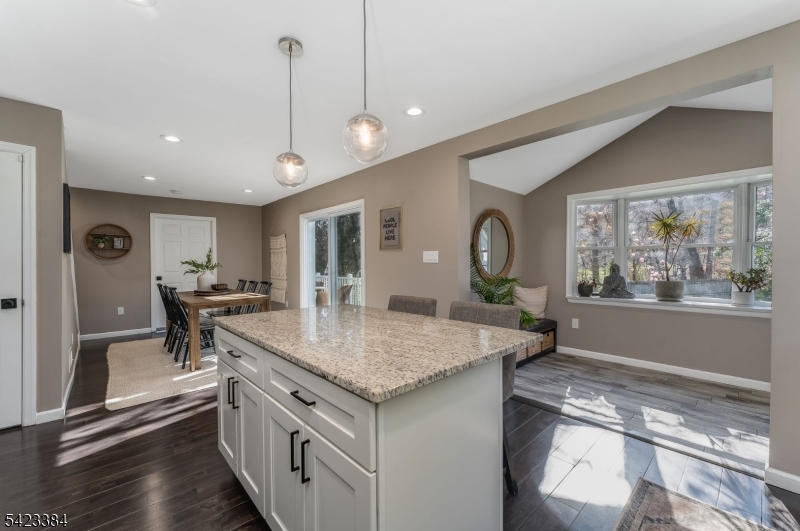 111 Lommason Glen Rd