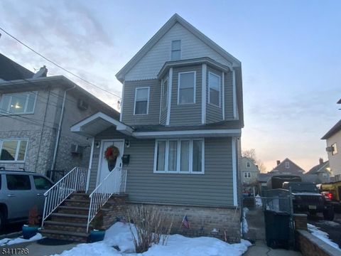 608 Adams Ave Elizabeth City NJ 07201