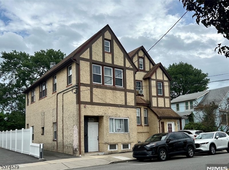 54 Stuyvesant Ave