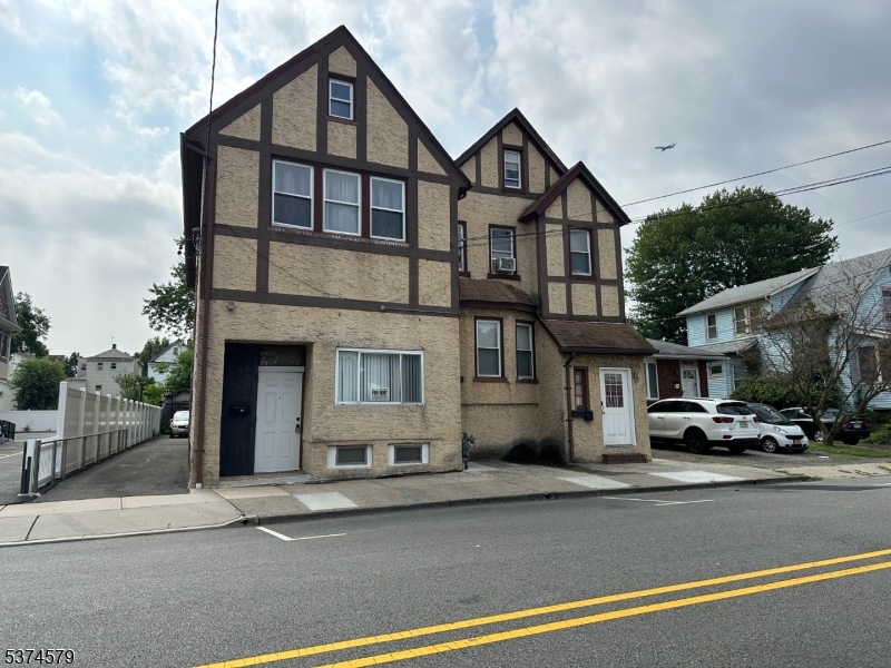 54 Stuyvesant Ave