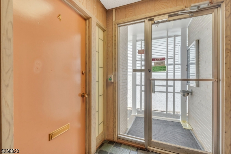 543 Valley Rd Unit 4