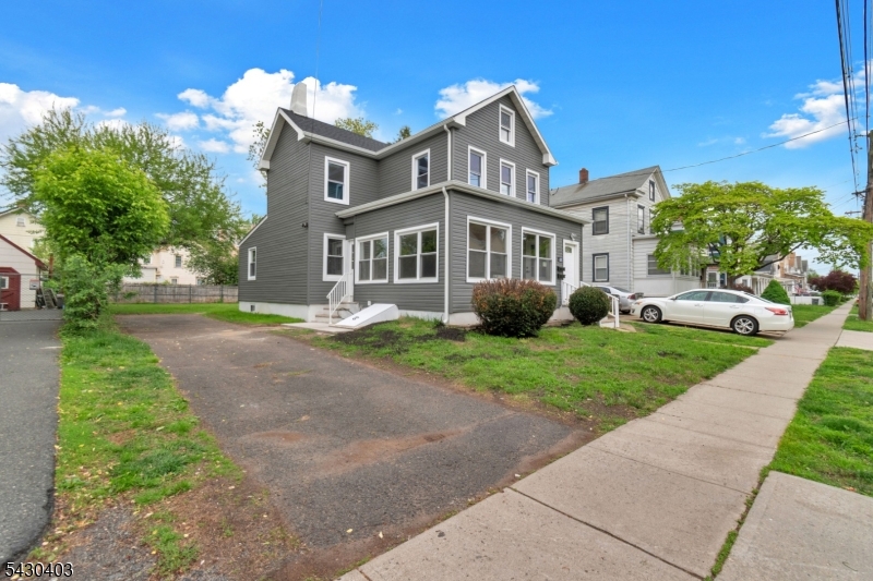 67 Manning Ave