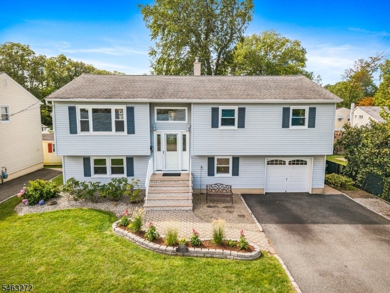 673 Lake Shore Dr