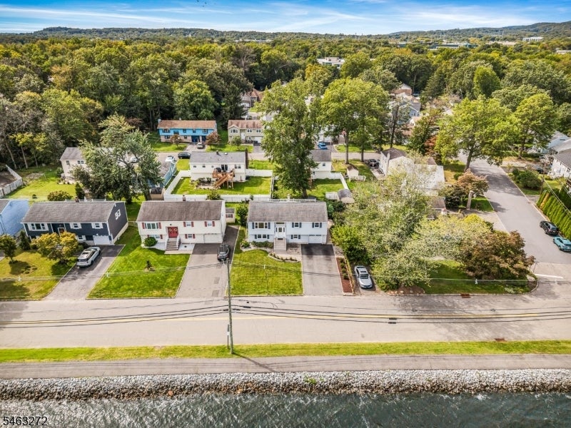 673 Lake Shore Dr