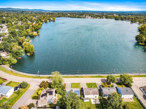 Photo for 673 Lake Shore Dr
