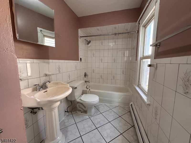 748 Trumbull St 2
