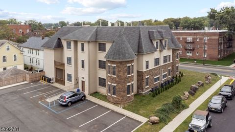 Photo of 176 Union Ave, Rutherford, NJ 07070 (MLS # 3996000)