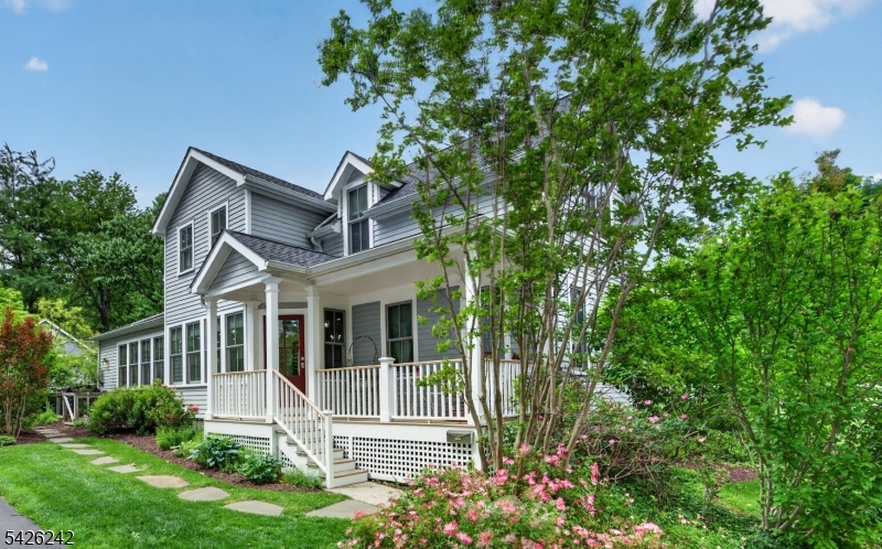89 Myrtle Ave