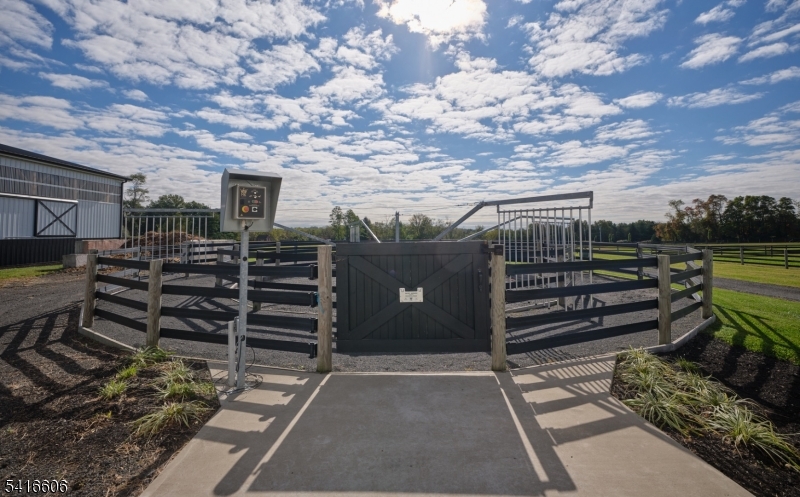 101 Harbourton Woodsville Rd