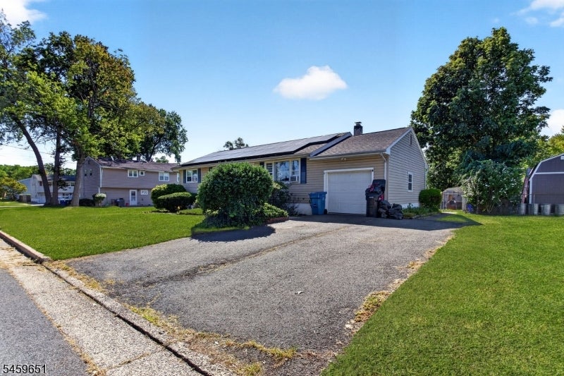 51 Woodrow Ave