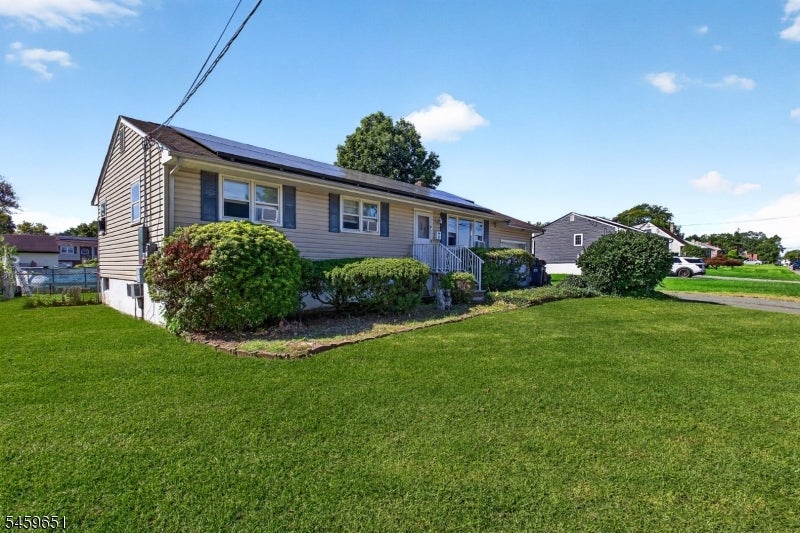 51 Woodrow Ave