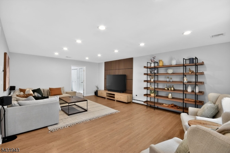6 Willow Way